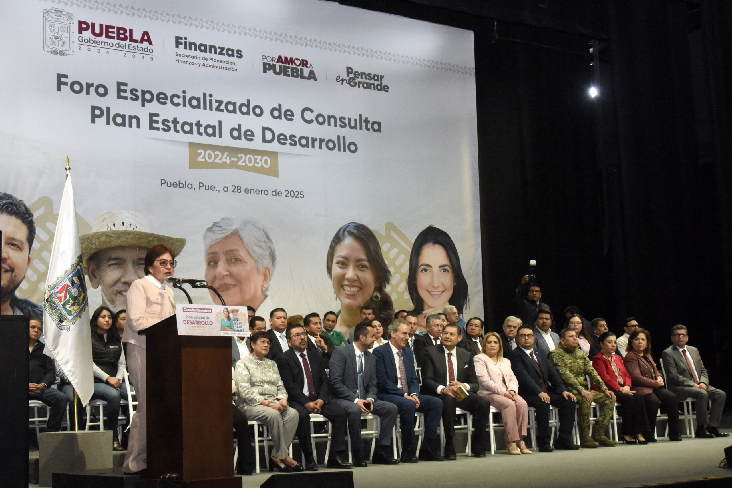 Celebra Rectora Lilia Cedillo que todas las voces se tomen en cuenta en el Foro Especializado de Consulta Ciudadana 2025