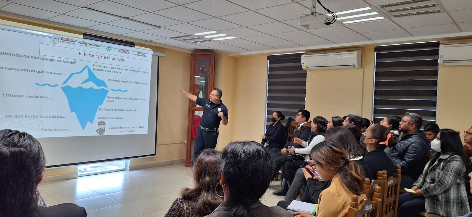 Capacitan a policías de Cuautlancingo con plática “Espíritu de Cuerpo”