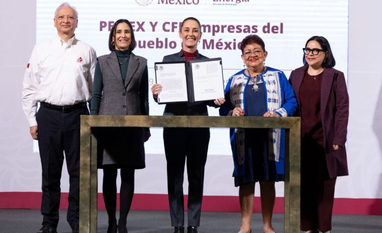 Claudia Sheinbaum firma Leyes Secundarias de Pemex y CFE