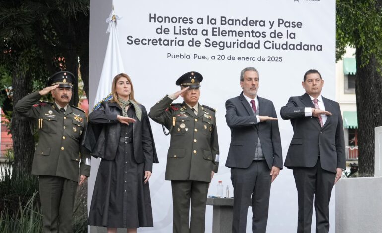 Encabezan Armenta y Chedraui pase de lista a fuerzas municipales en el Zócalo de Puebla