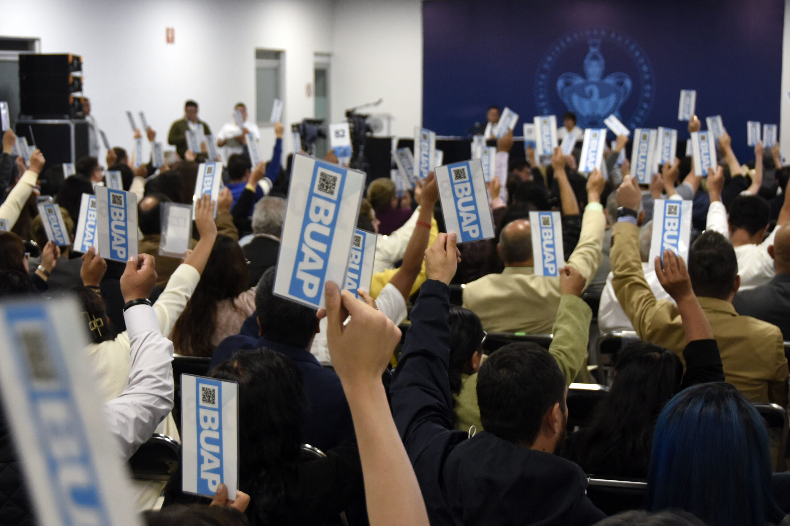 Rectora Lilia Cedillo pide a los estudiantes voto de confianza y diálogo con las comisiones